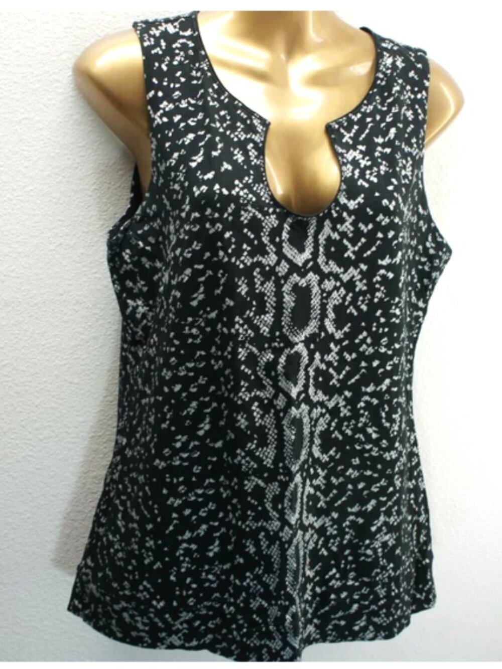 White House Black Market Sleeveless Top size M